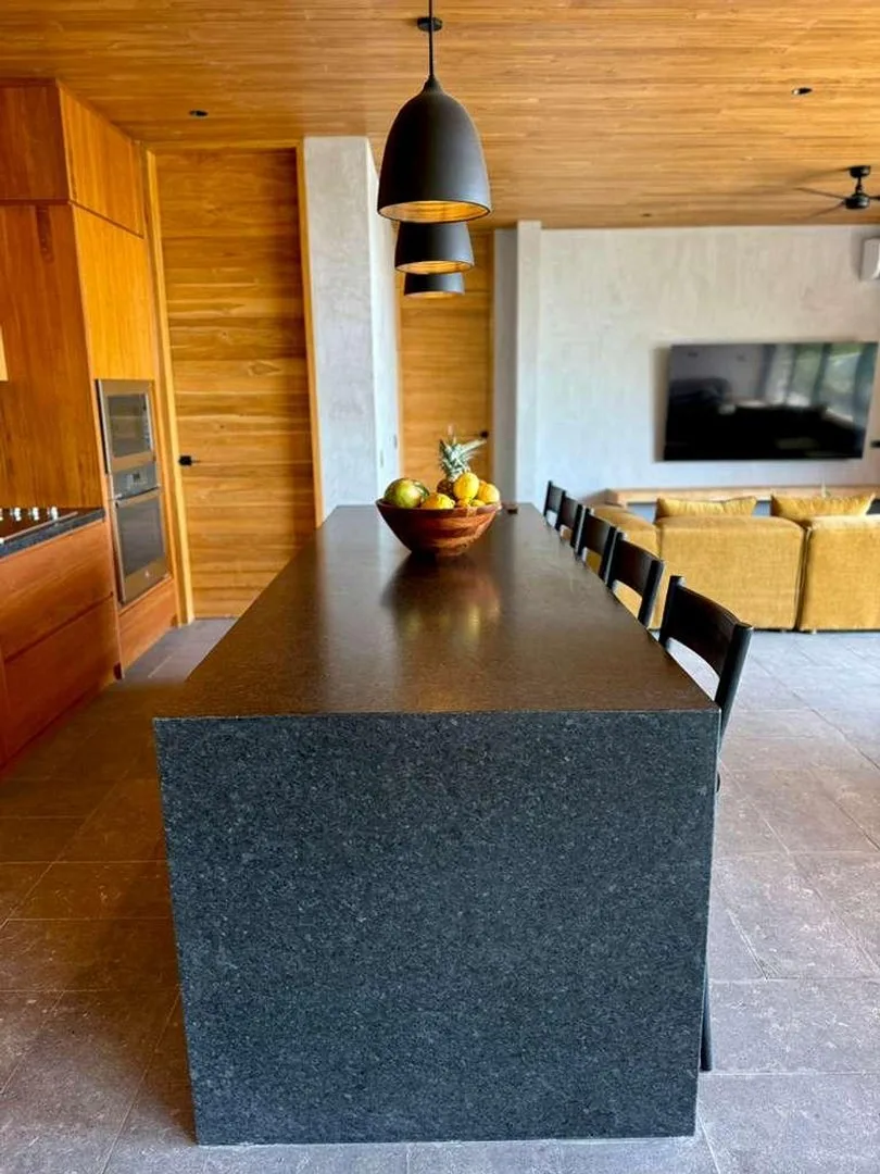 ST-01 — Oceane bleu - Brand New Villa in Santa Teresa