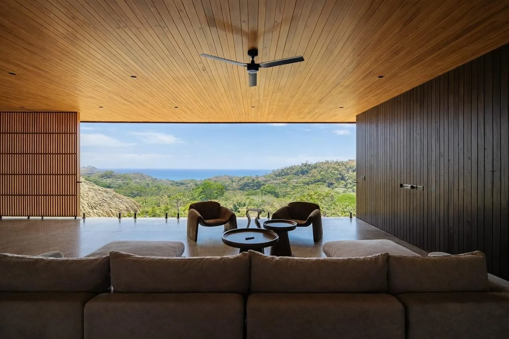ST-01 — Oceane bleu - Brand New Villa in Santa Teresa