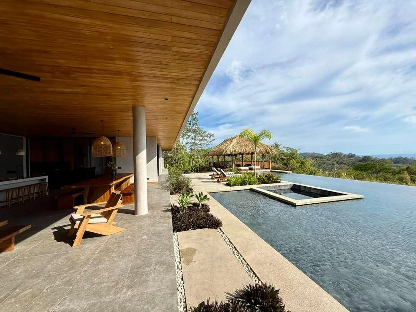 ST-01 — Oceane bleu - Brand New Villa in Santa Teresa