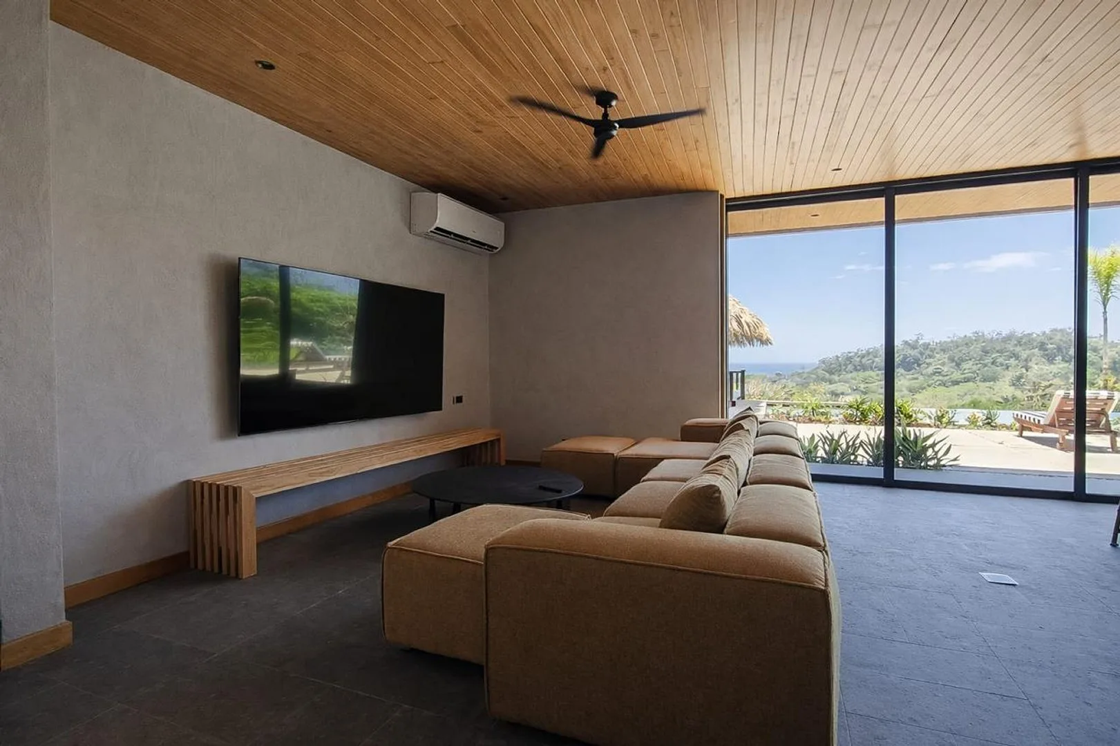 ST-01 — Oceane bleu - Brand New Villa in Santa Teresa