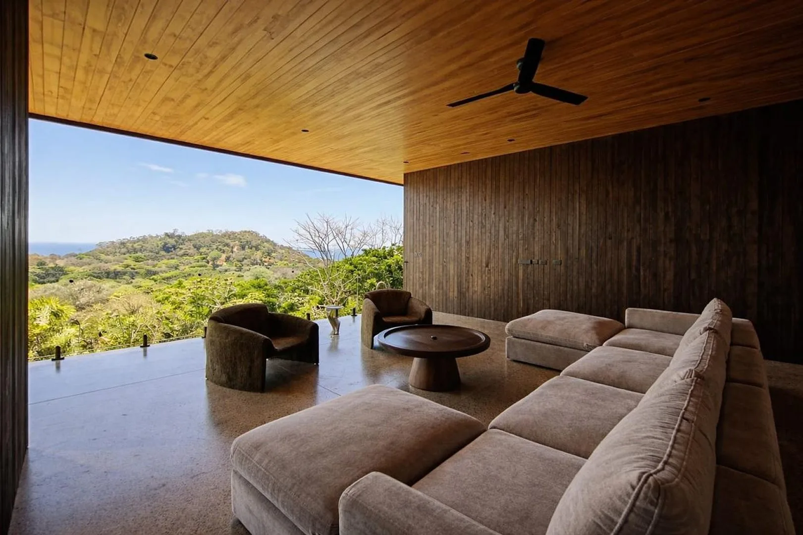 ST-01 — Oceane bleu - Brand New Villa in Santa Teresa