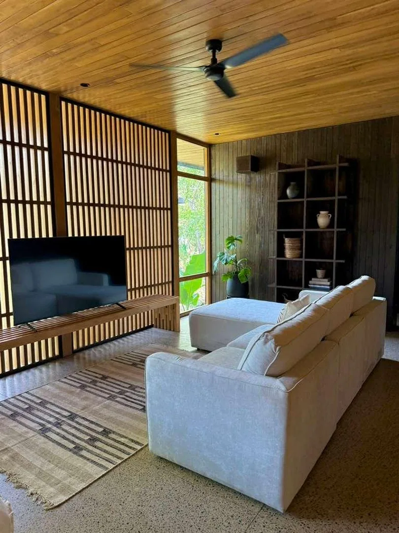 ST-01 — Oceane bleu - Brand New Villa in Santa Teresa