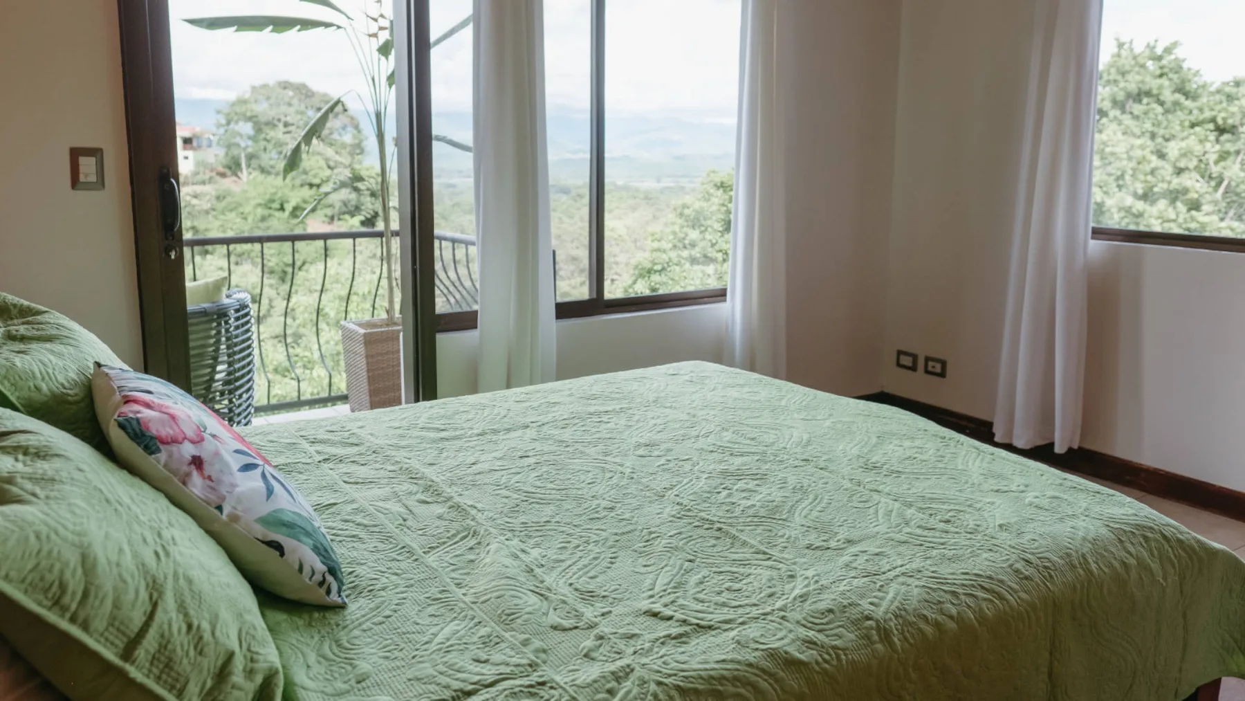 MA-15 — Manuel Antonio Mountain Villa