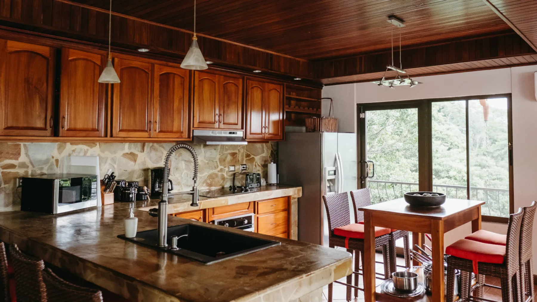 MA-15 — Manuel Antonio Mountain Villa