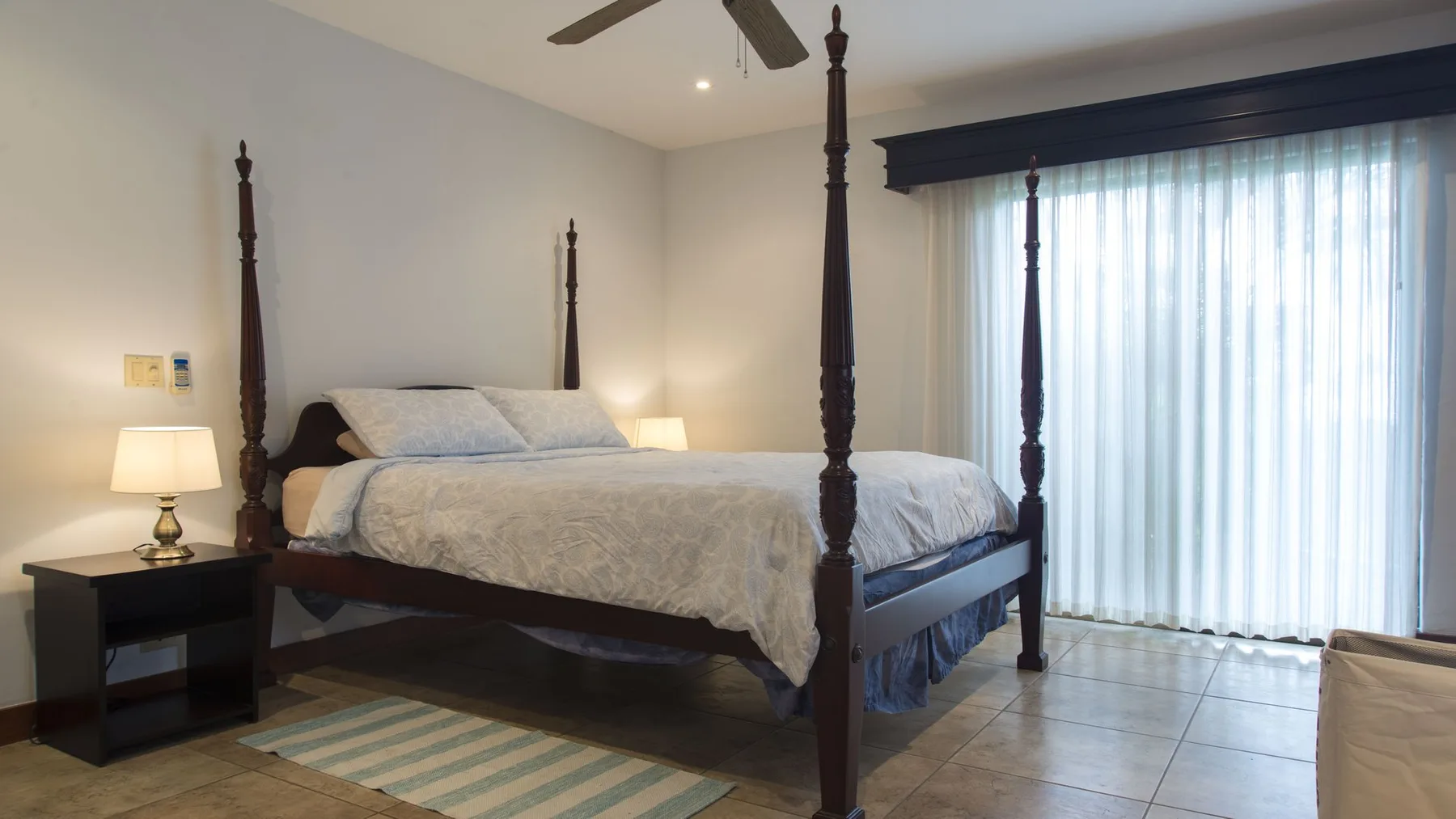FL-07 — Hilltop Villa