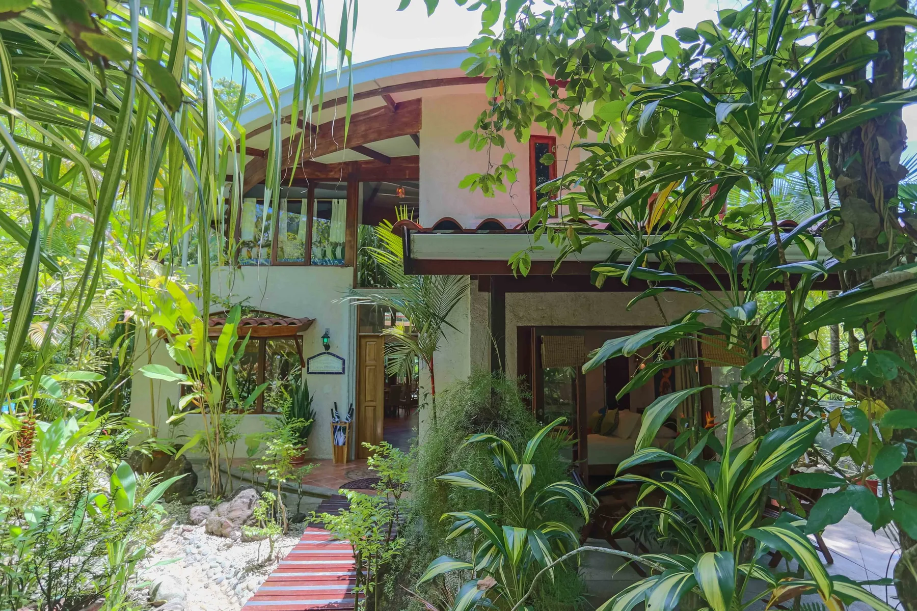 MA-19 — Manuel Antonio Beachfront Vacation Home