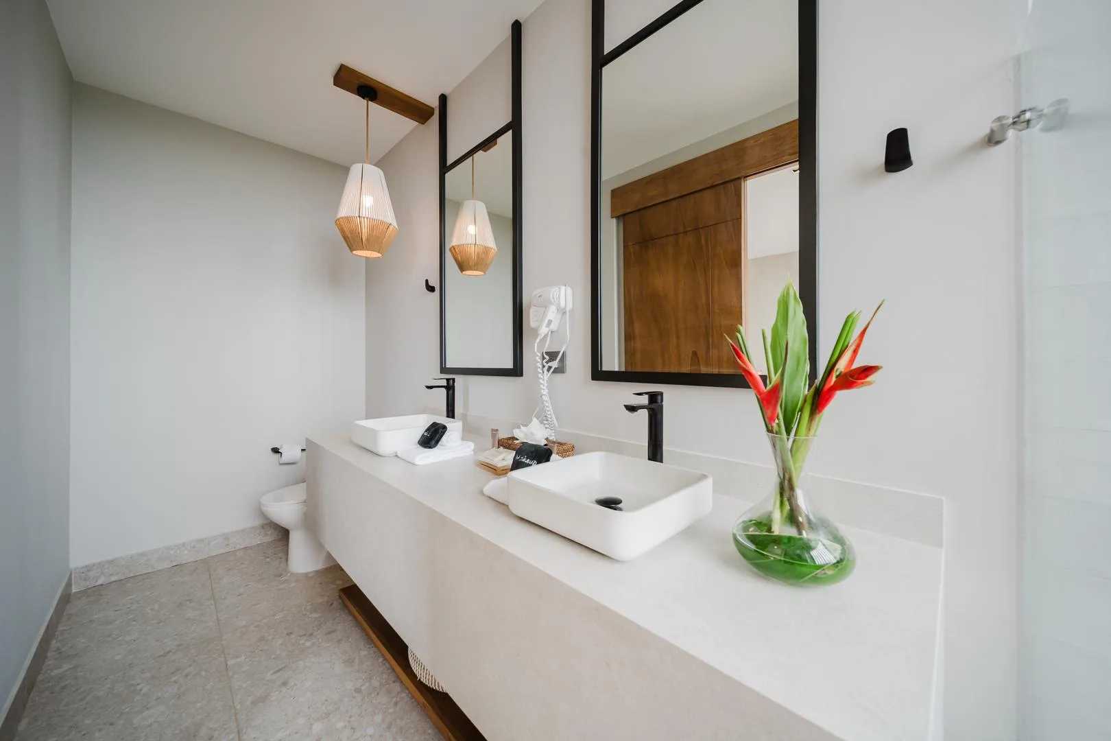 MA-22 — Contemporary Ocean-View Villa