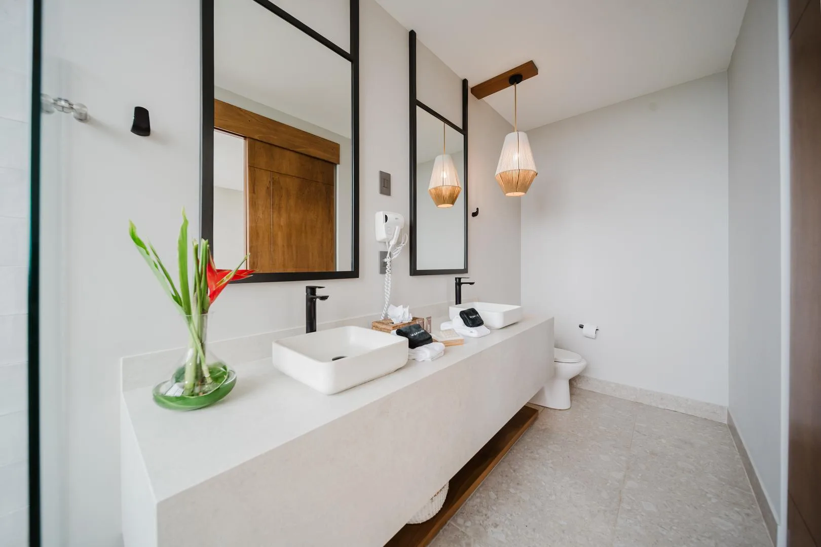 MA-22 — Contemporary Ocean-View Villa