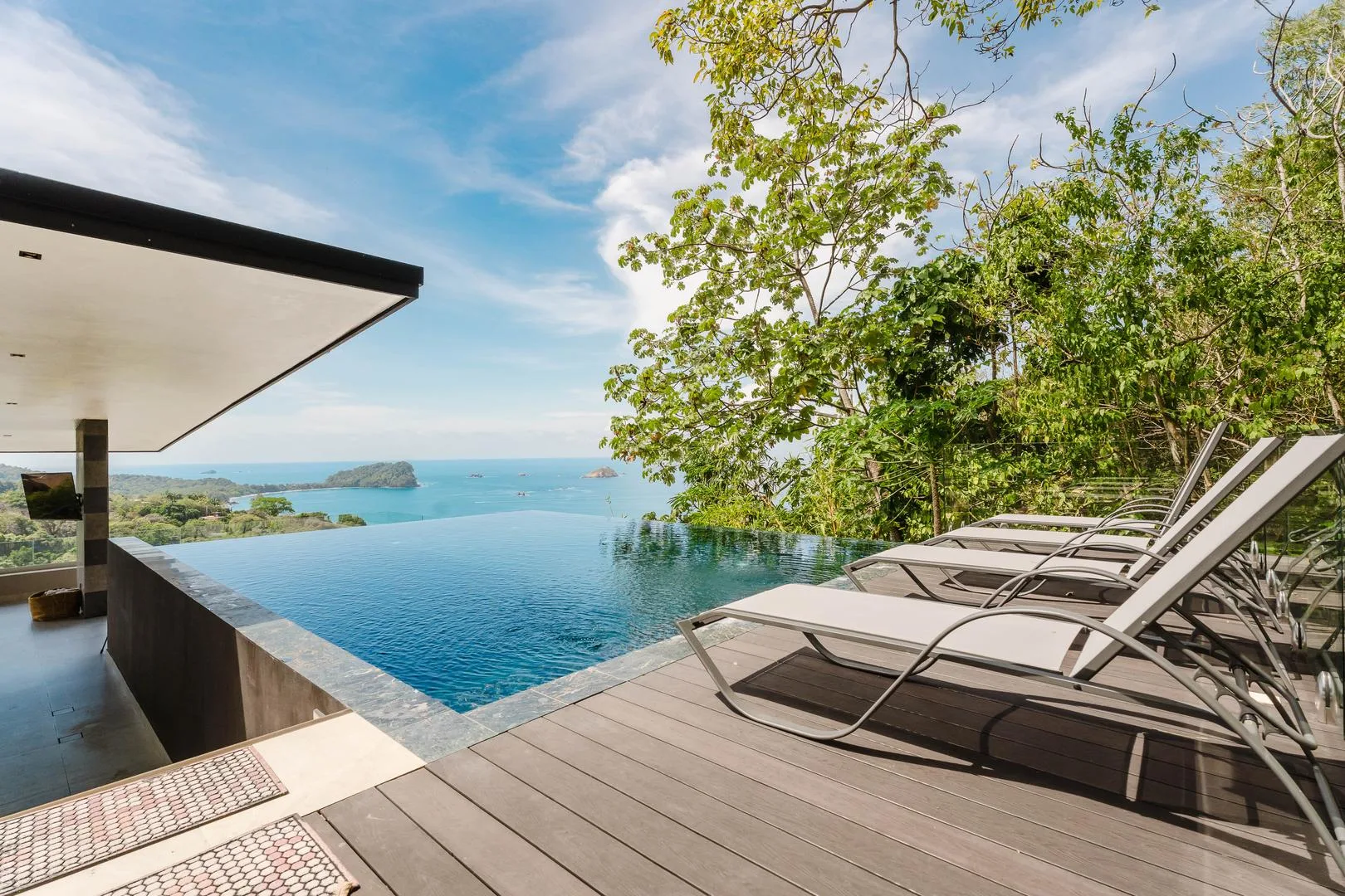 MA-22 — Contemporary Ocean-View Villa