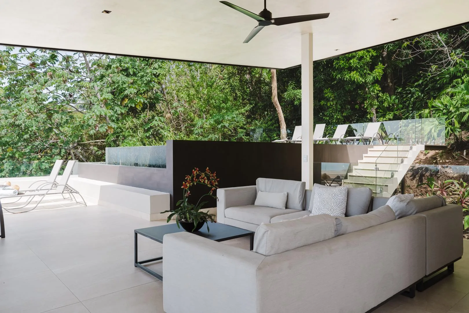 MA-22 — Contemporary Ocean-View Villa