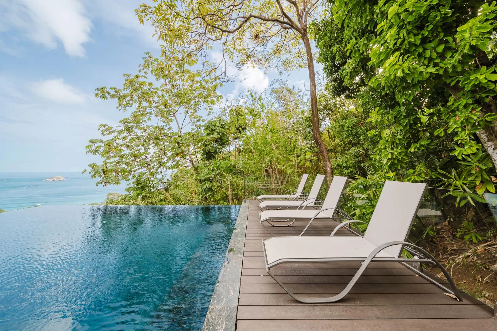 MA-22 — Contemporary Ocean-View Villa