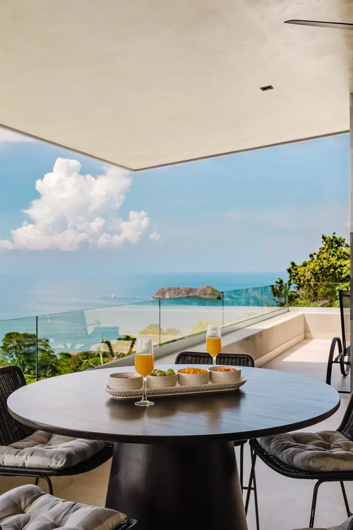 MA-22 — Contemporary Ocean-View Villa