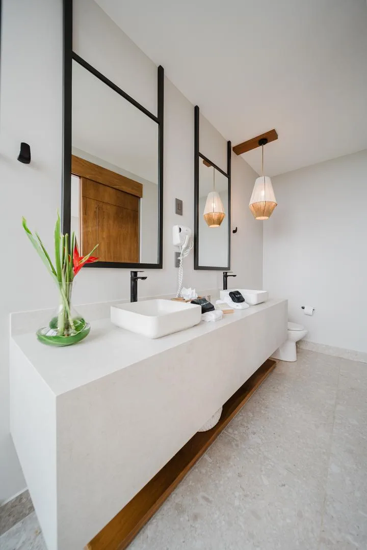 MA-22 — Contemporary Ocean-View Villa