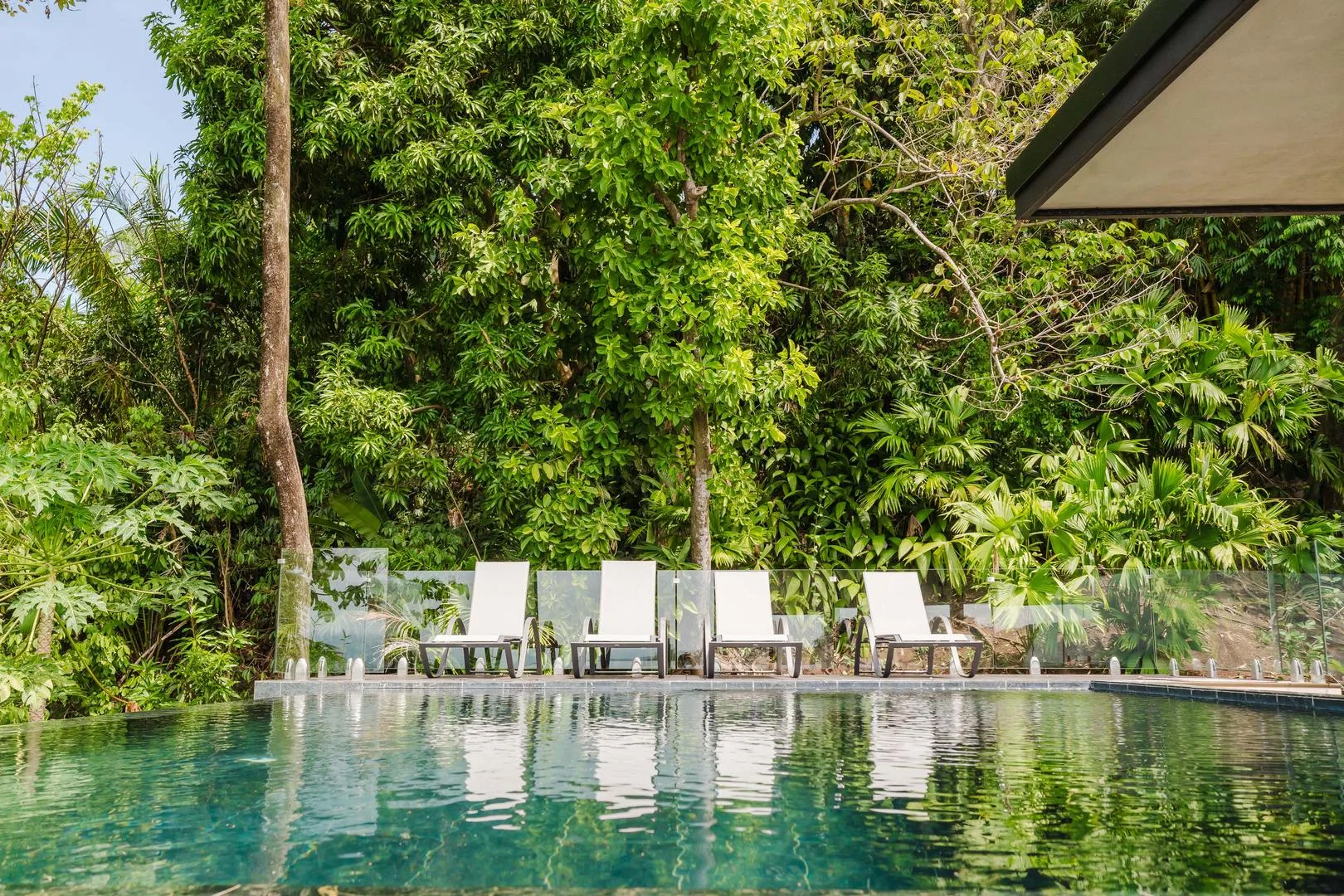 MA-22 — Contemporary Ocean-View Villa