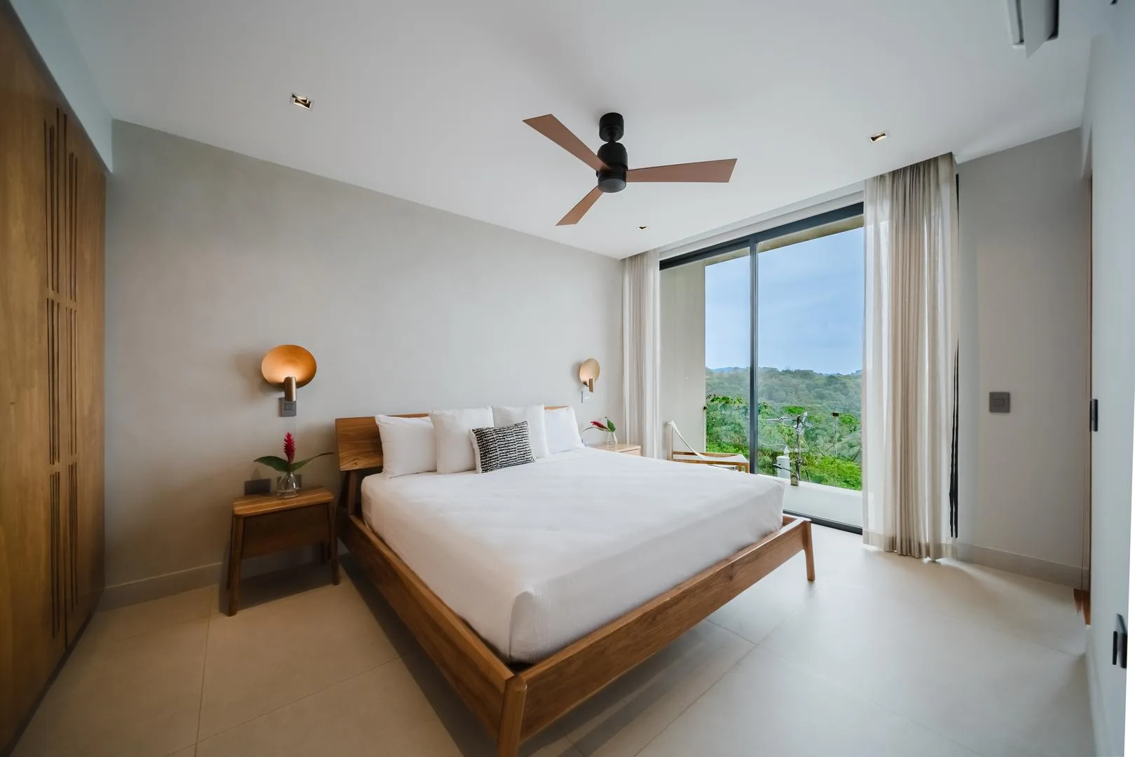 MA-22 — Contemporary Ocean-View Villa