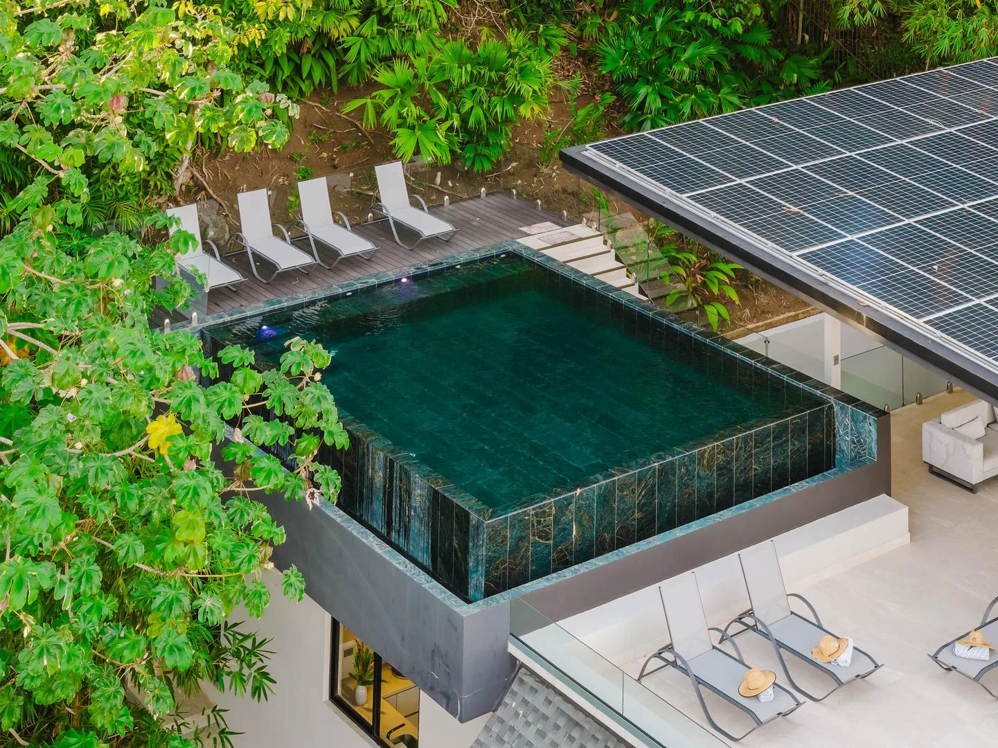 MA-22 — Contemporary Ocean-View Villa