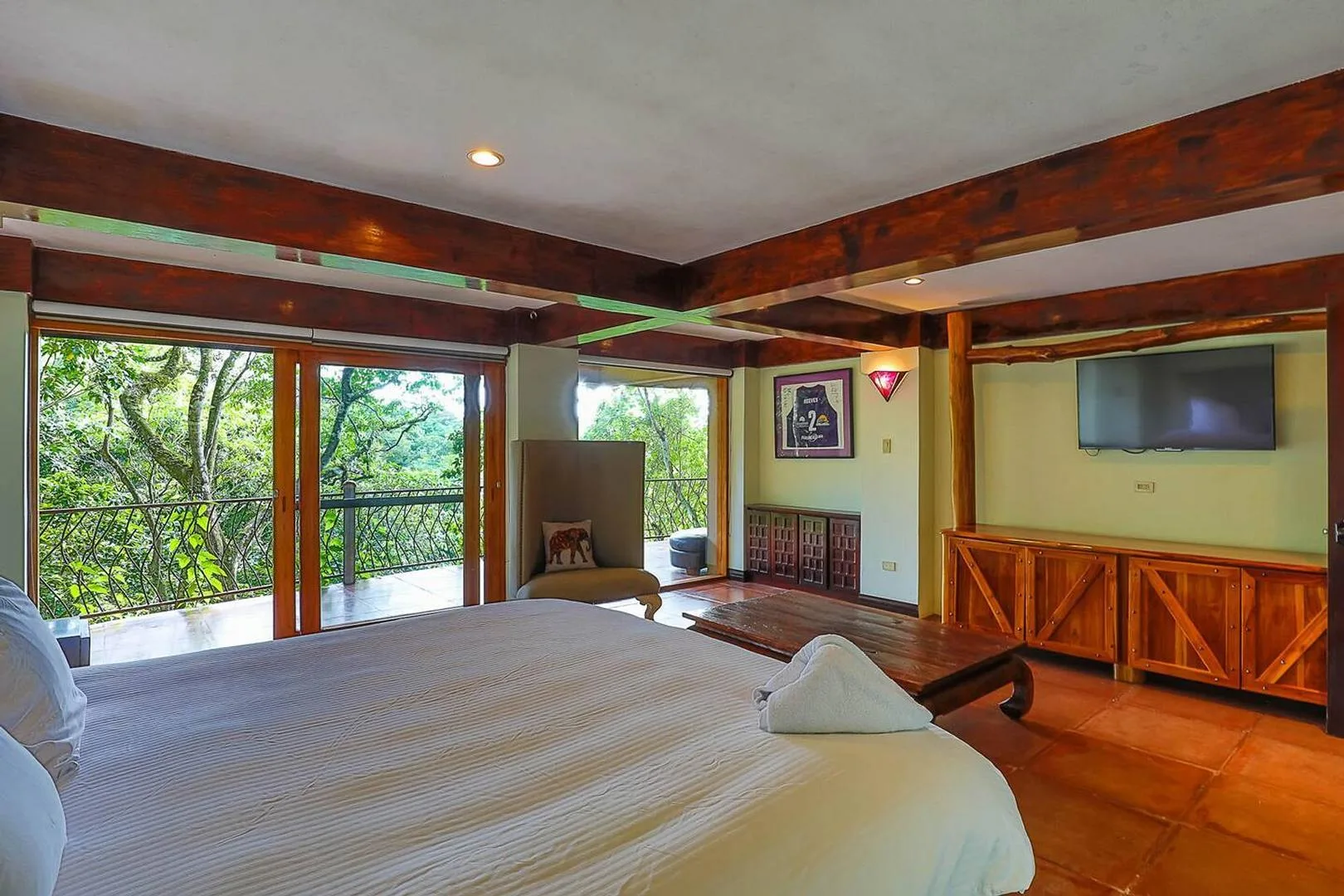 MA-35 — Spacious Home with Large Pool in Tropical Jungle Setting