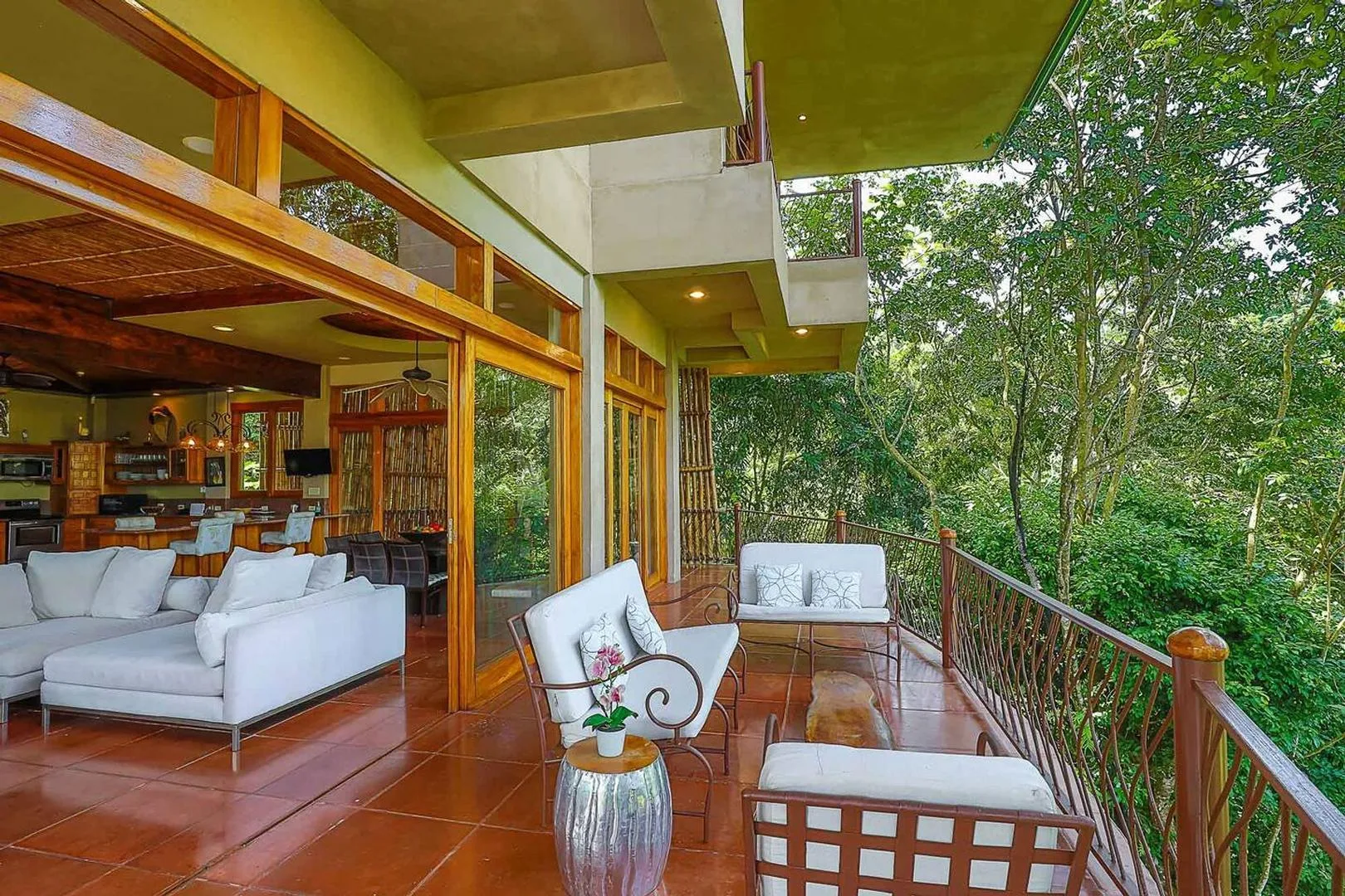 MA-35 — Spacious Home with Large Pool in Tropical Jungle Setting