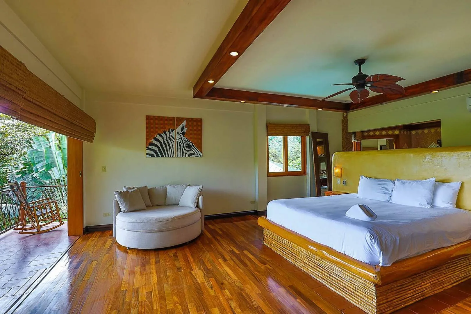 MA-35 — Spacious Home with Large Pool in Tropical Jungle Setting