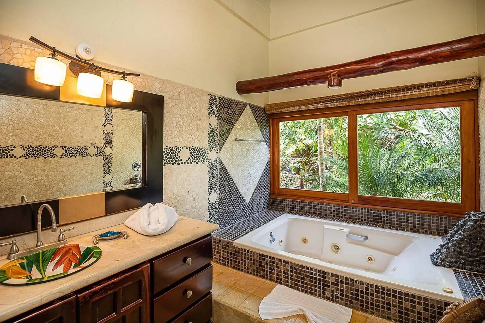 MA-35 — Spacious Home with Large Pool in Tropical Jungle Setting