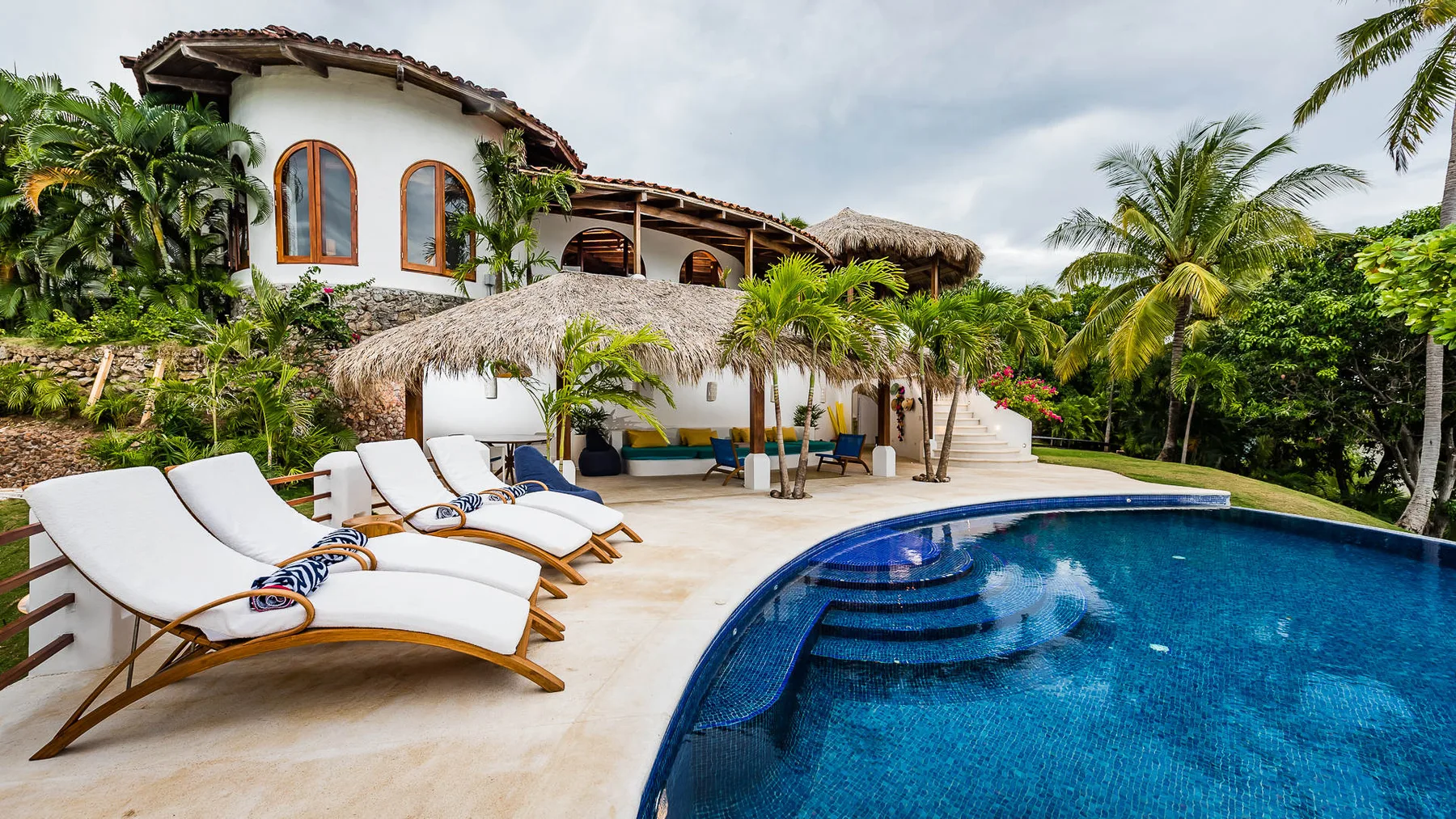 FL-12 — Playa Flamingo Beach Front Family Vacation Rental
