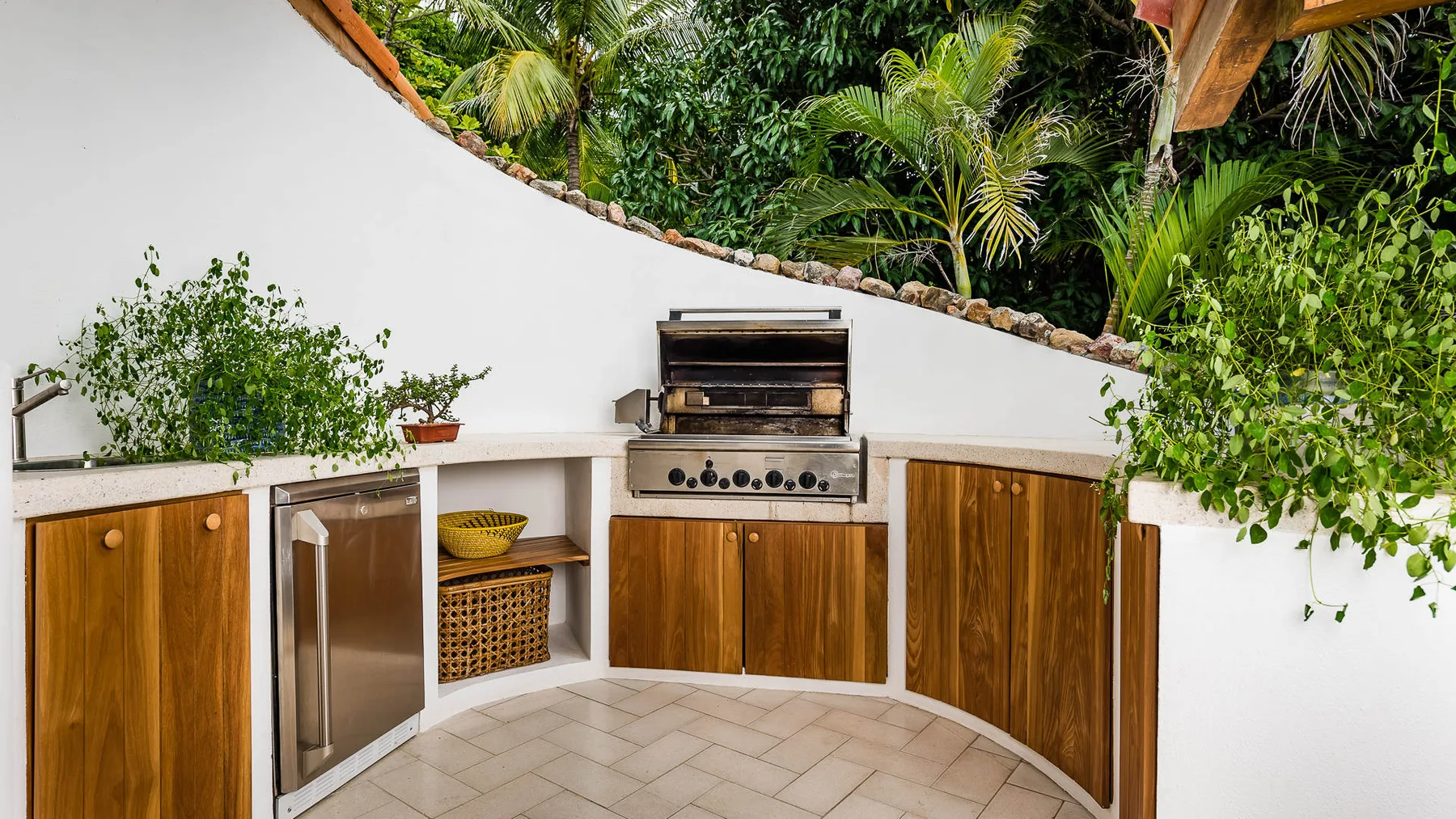 FL-12 — Playa Flamingo Beach Front Family Vacation Rental