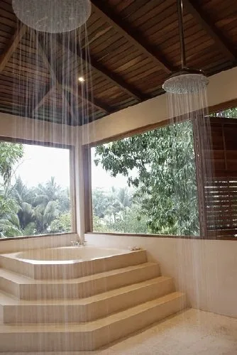 NI-06 — Mal Pais Beach Front Rental