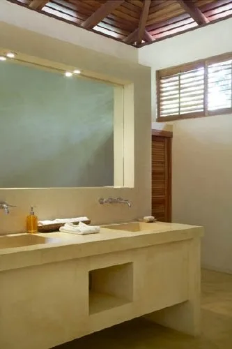 NI-06 — Mal Pais Beach Front Rental