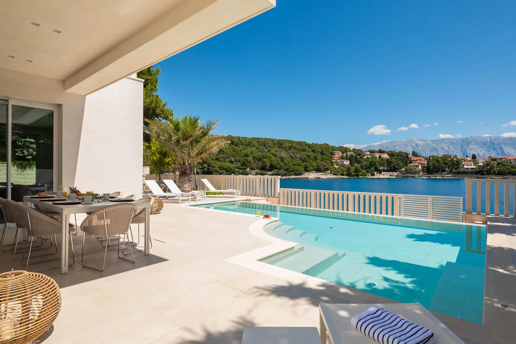 Villa More