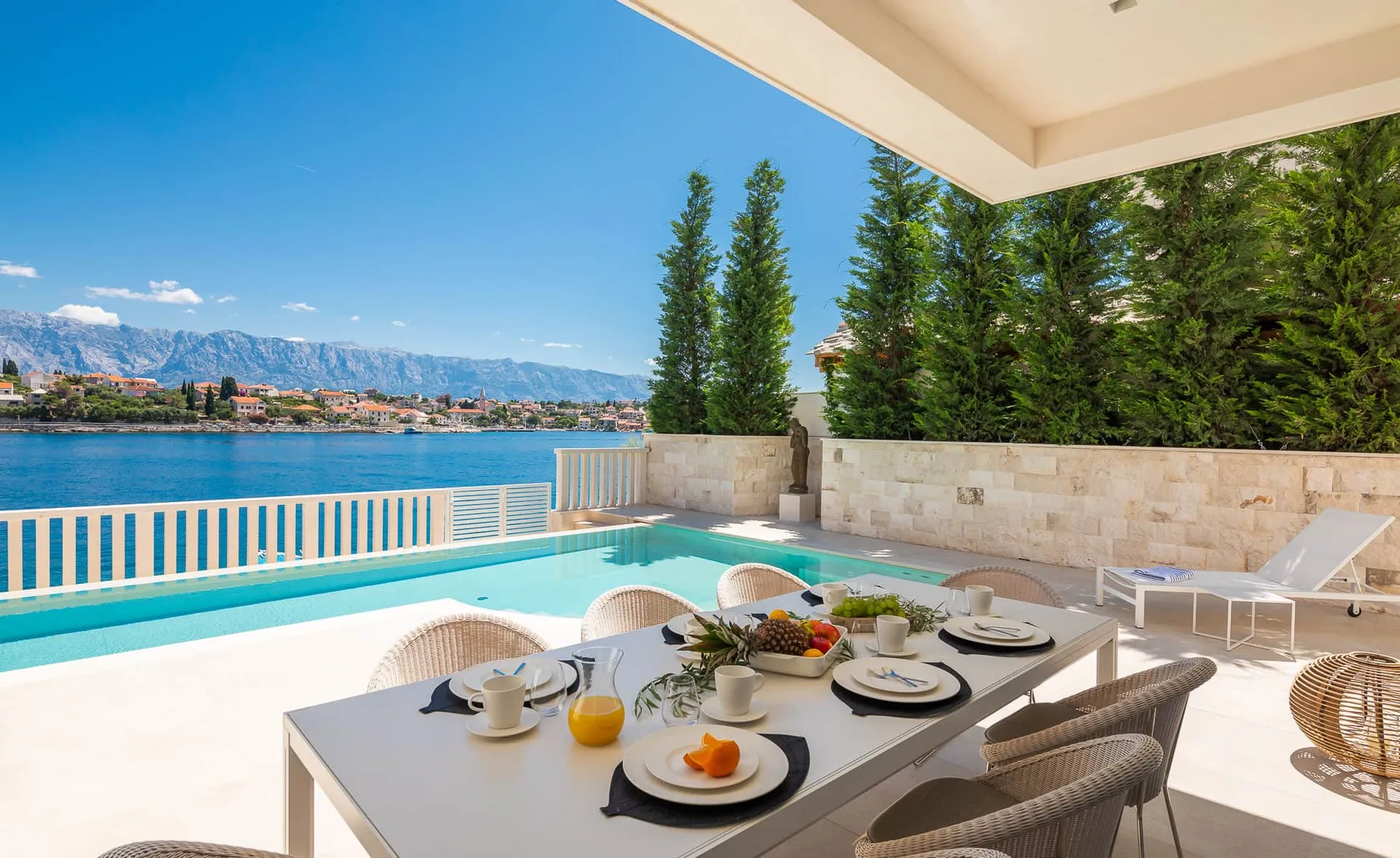 Villa More