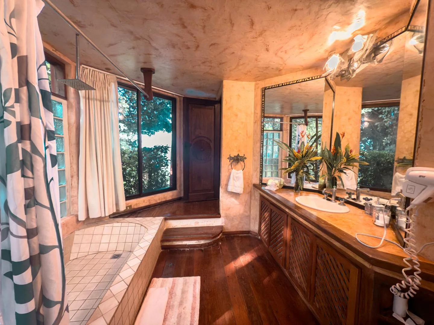 DO-01 — Oceanfront Villa in Dominical