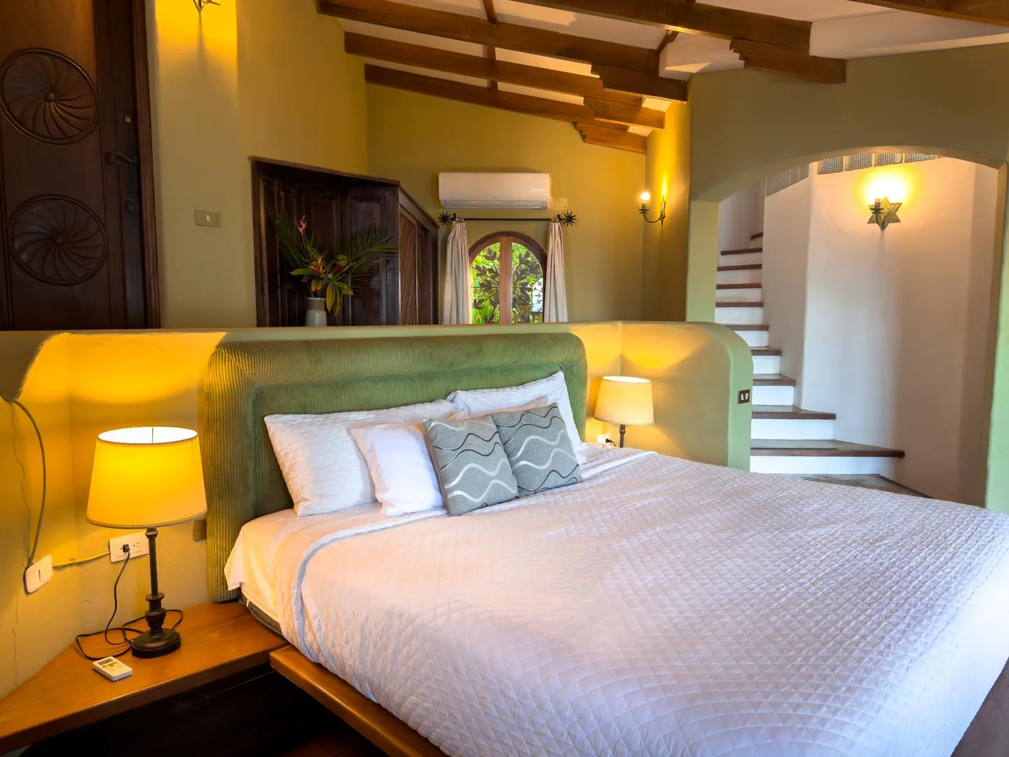 DO-01 — Oceanfront Villa in Dominical