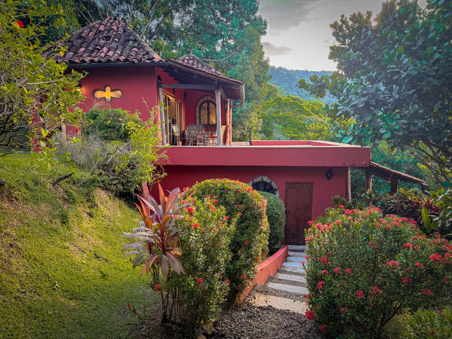 DO-01 — Oceanfront Villa in Dominical