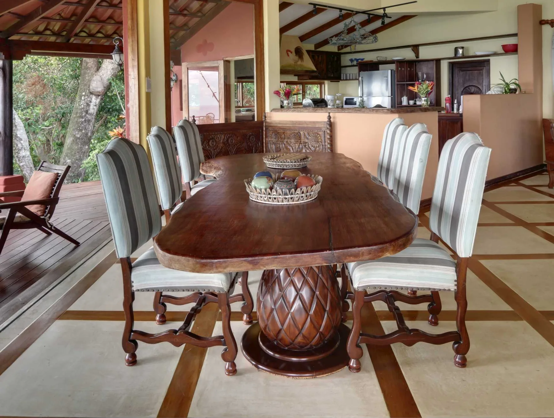 DO-01 — Oceanfront Villa in Dominical