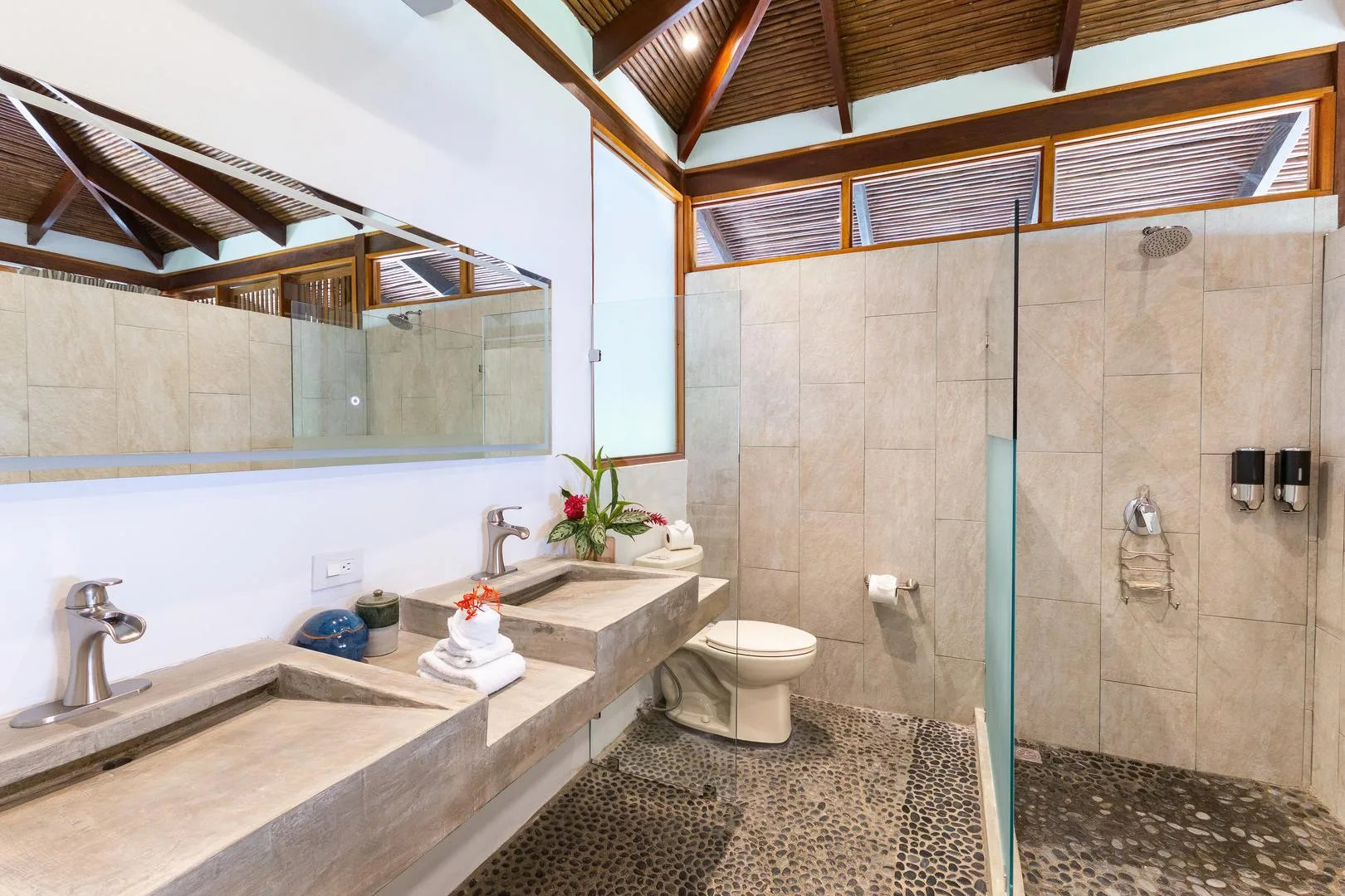 MA-02 — Hilltop Villa in Manuel Antonio