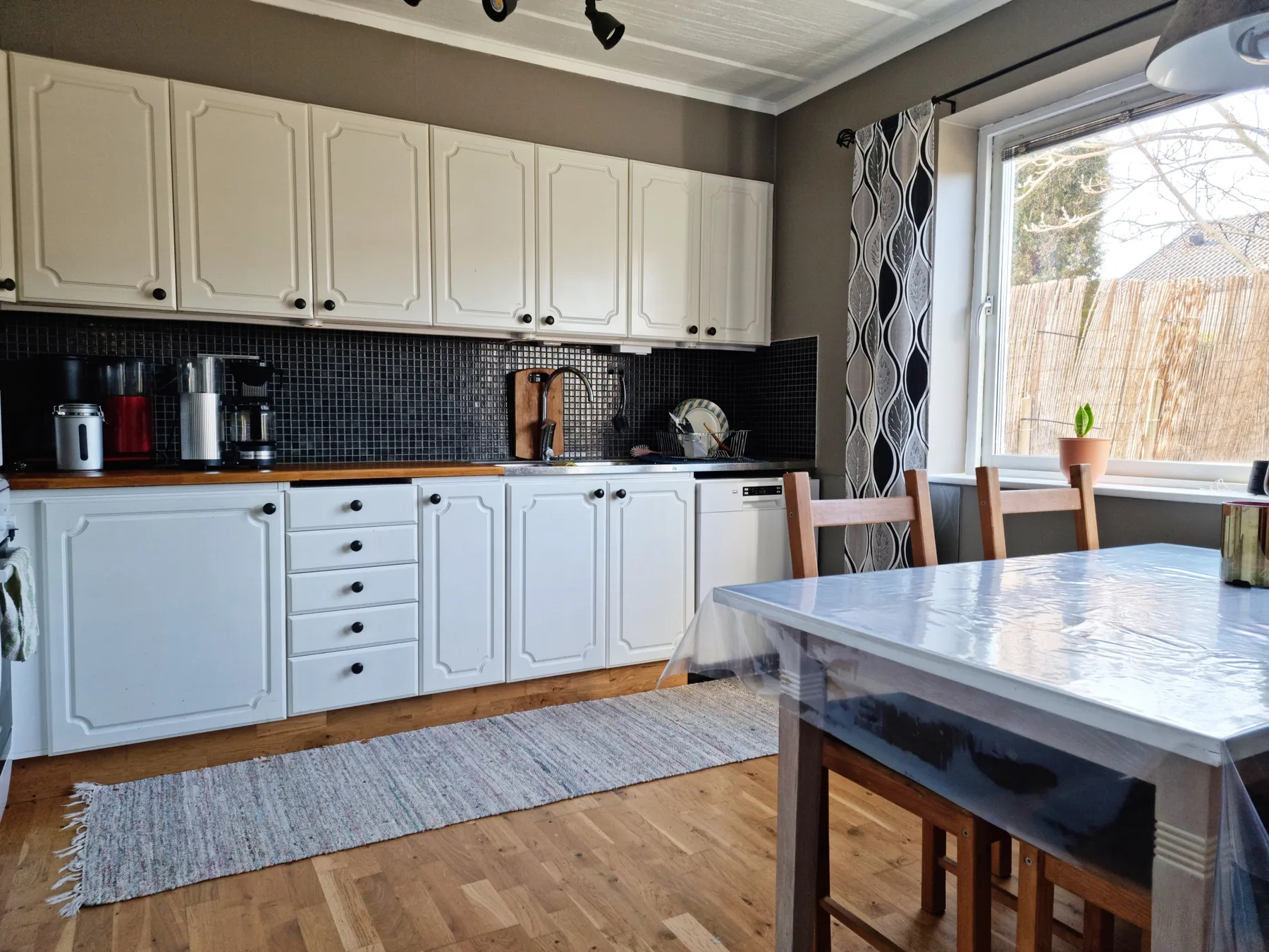 Lovely apartment, perfect for exploring Tjörn and Orust | SE09153
