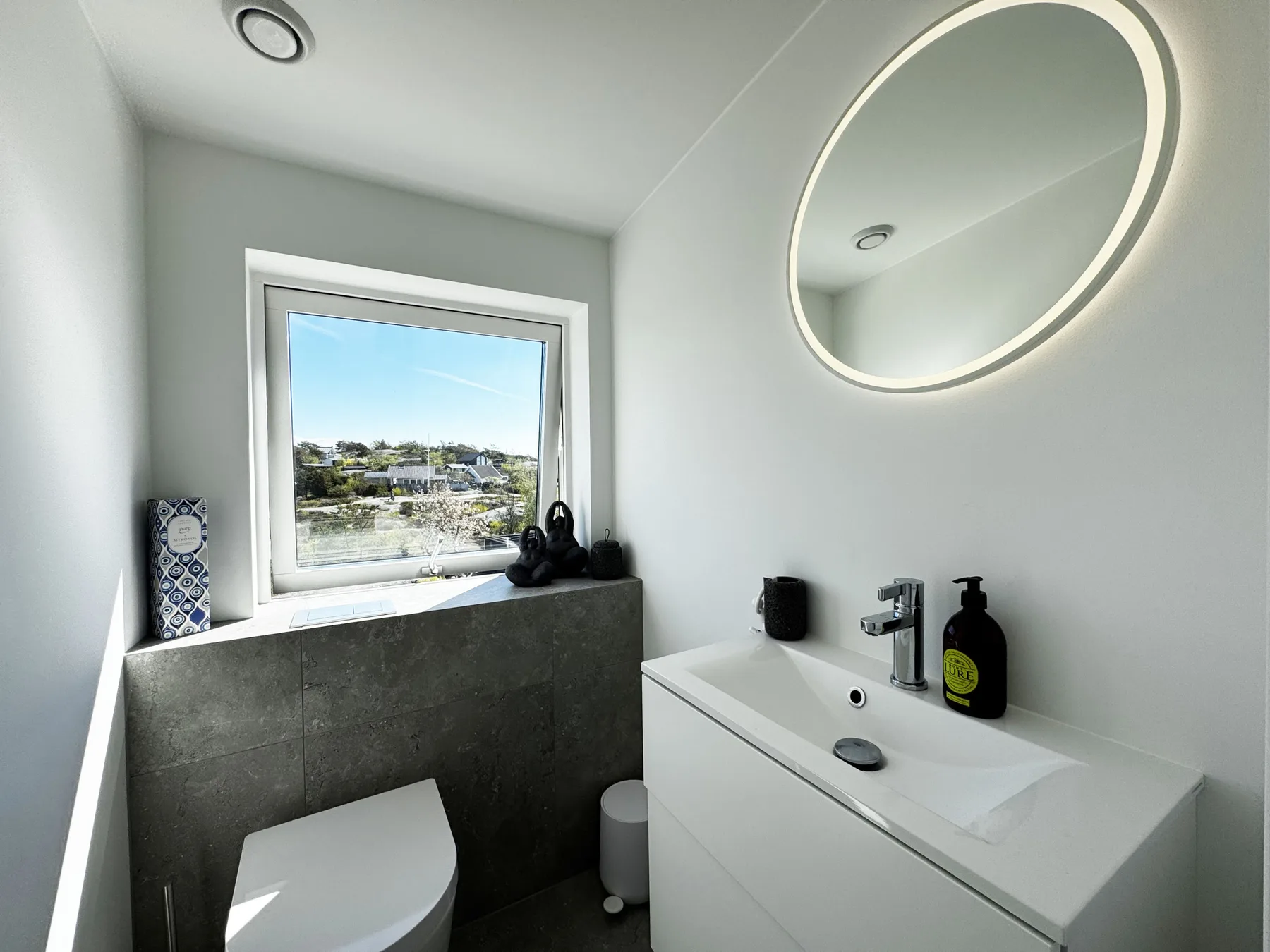 Welcome to a charming holiday home in Västra Frölunda | SE08083