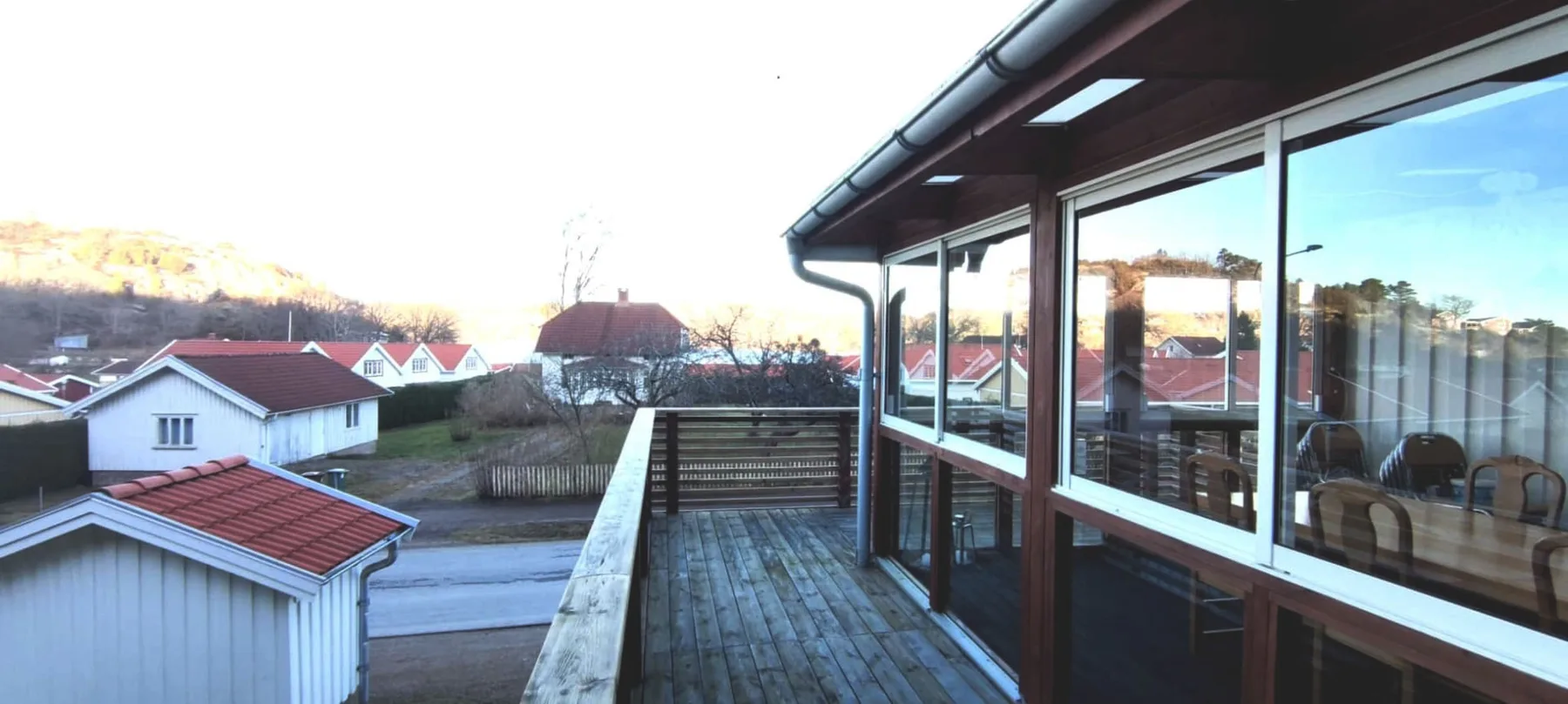 Stay central & close to the sea in Henån | SE09155