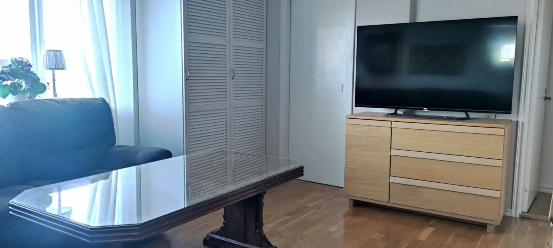 Stay central & close to the sea in Henån | SE09155