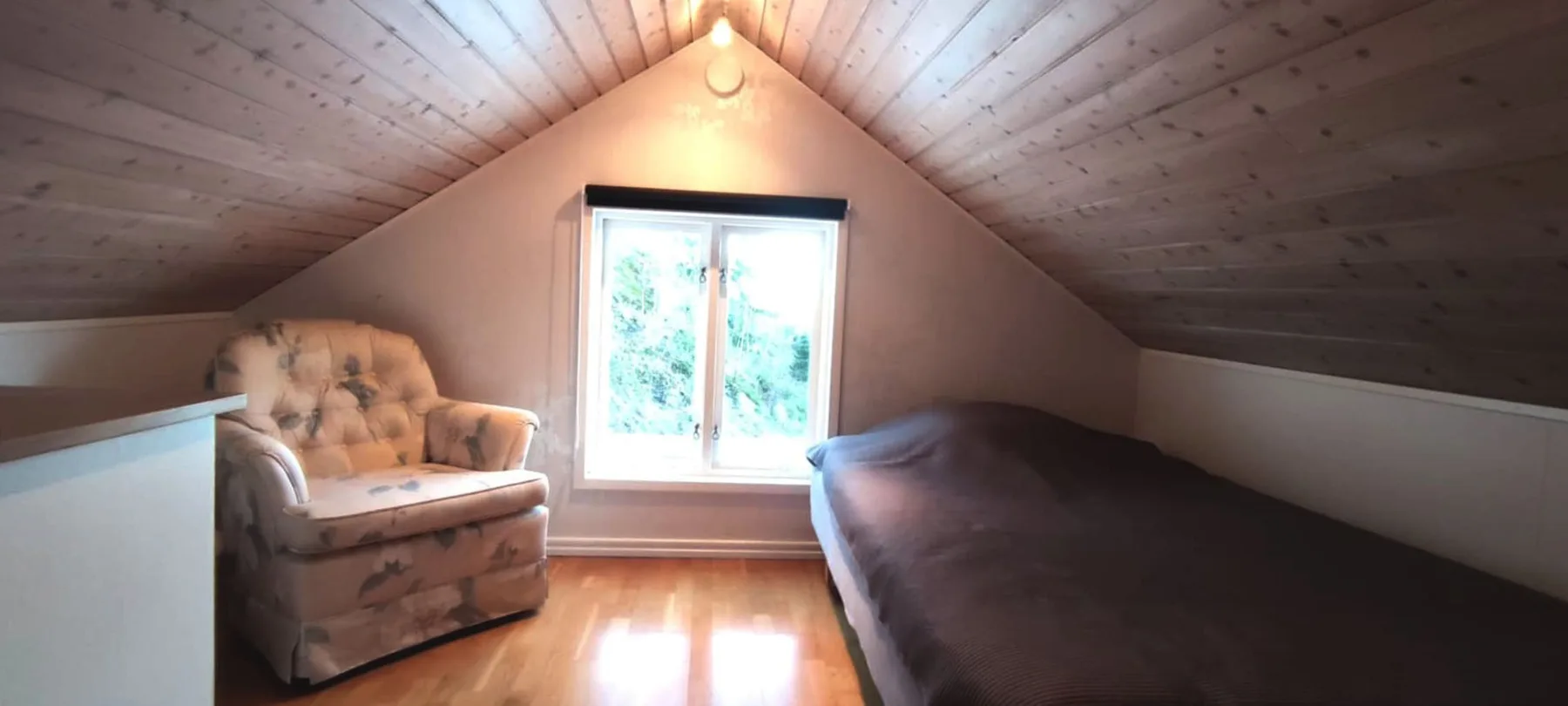 Stay central & close to the sea in Henån | SE09155