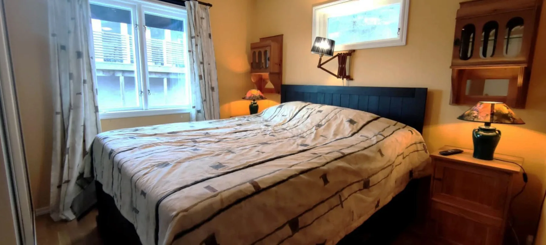 Stay central & close to the sea in Henån | SE09155