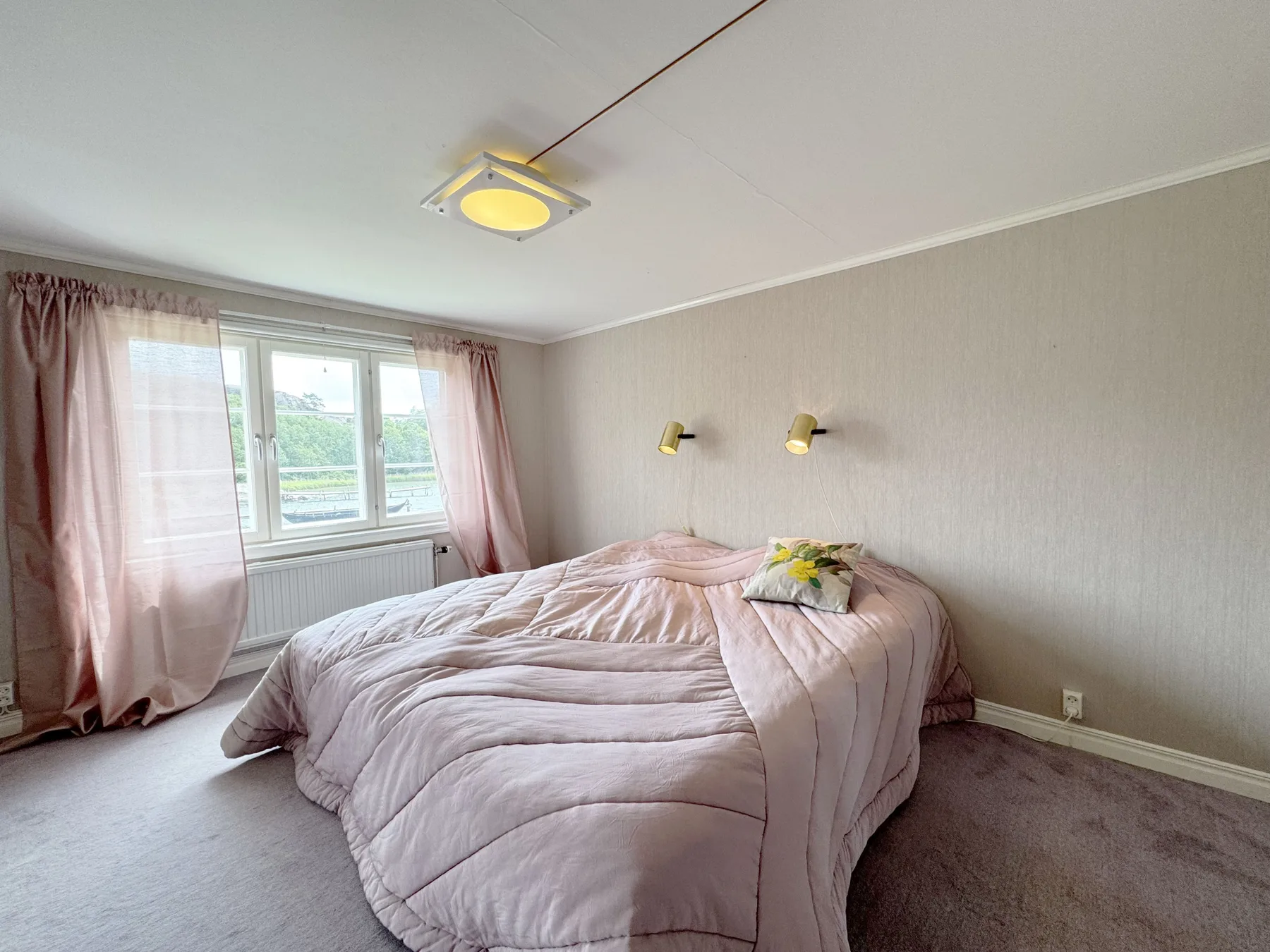 Unique beach villa with own jetty in Hamburgsund | SE09068