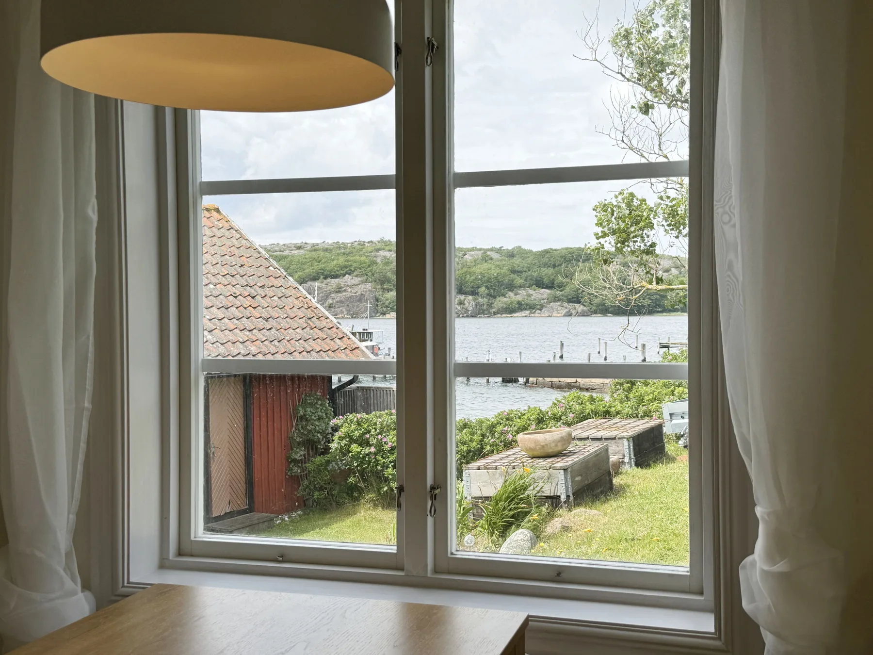 Unique beach villa with own jetty in Hamburgsund | SE09068