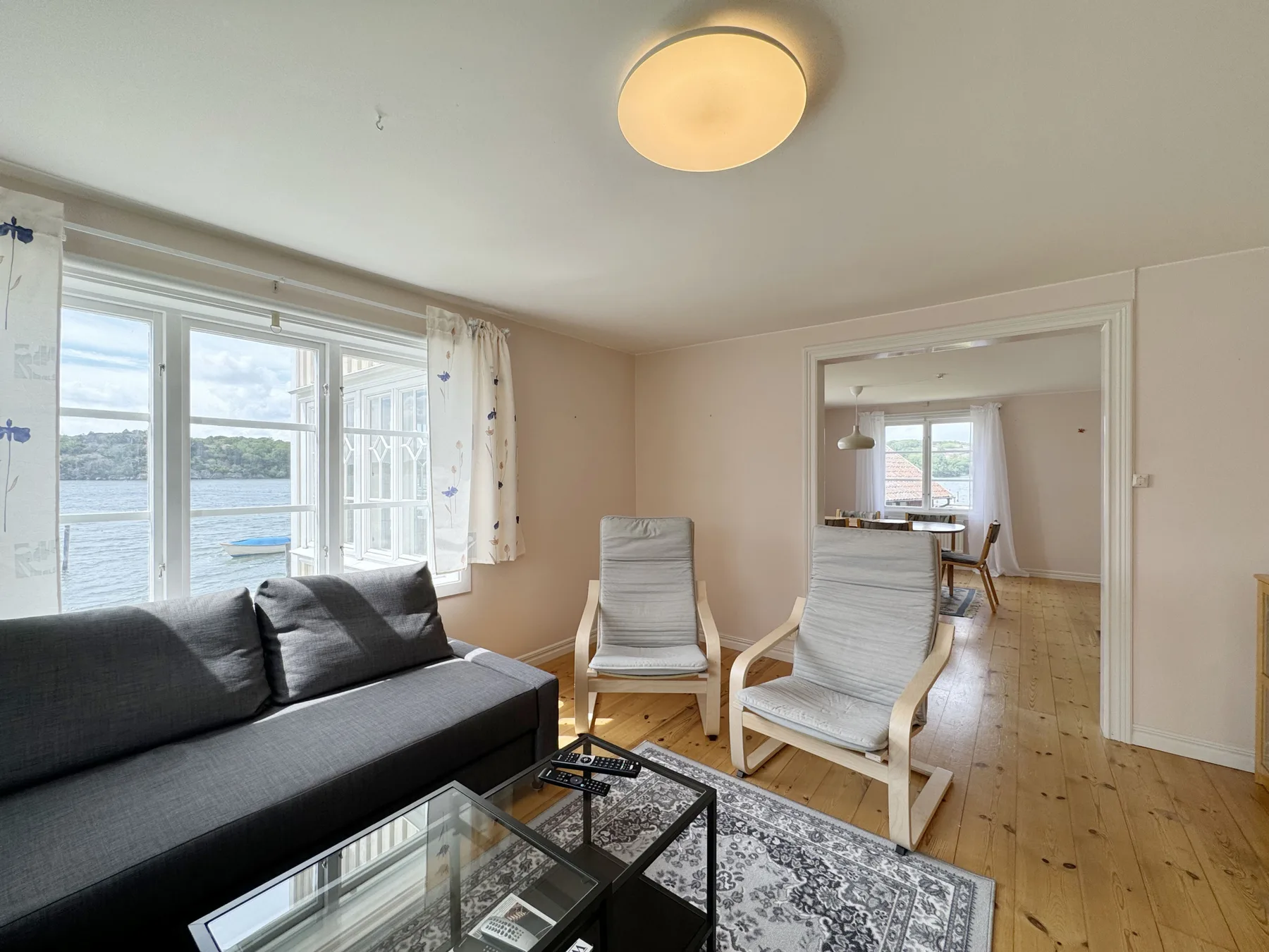 Unique beach villa with own jetty in Hamburgsund | SE09068