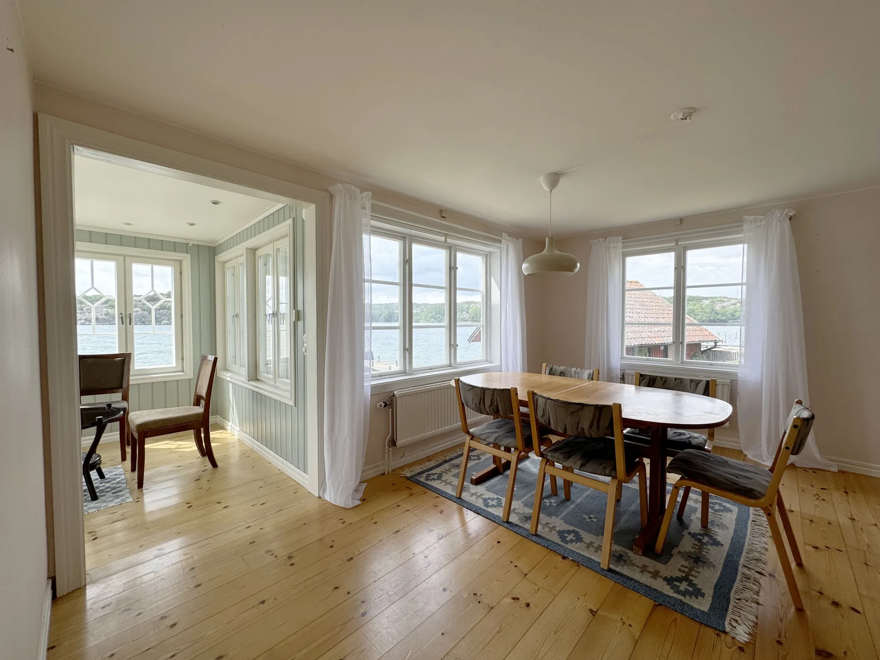Unique beach villa with own jetty in Hamburgsund | SE09068
