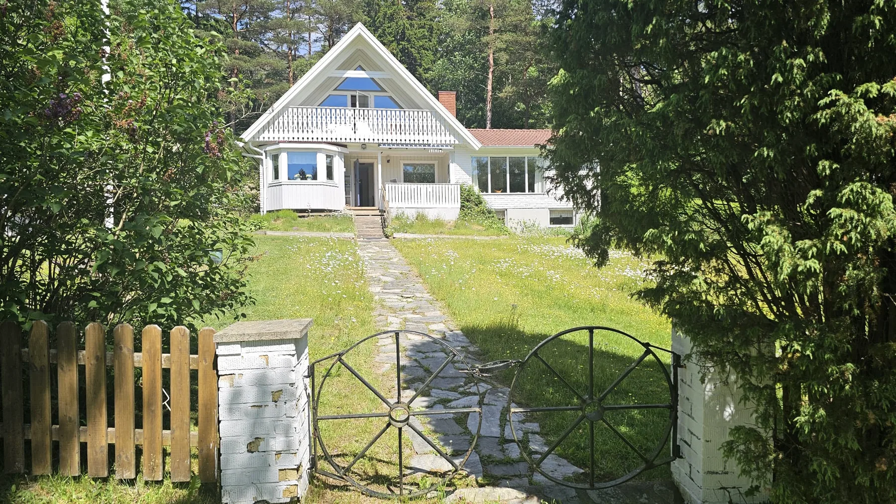 Peaceful Holiday Home near Forest and Sea | SE09158