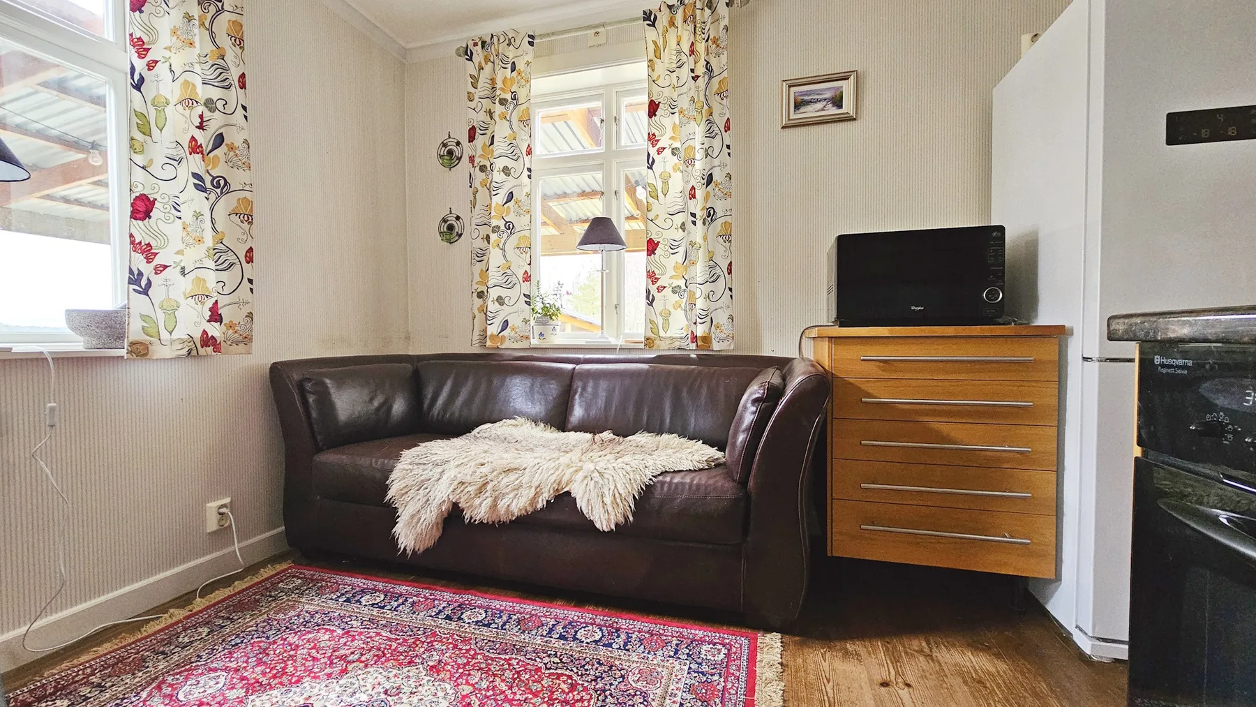 Large villa near the lake with rowing boat | SE09131