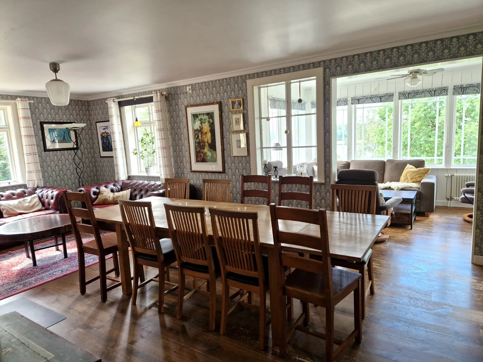 Large villa near the lake with rowing boat | SE09131