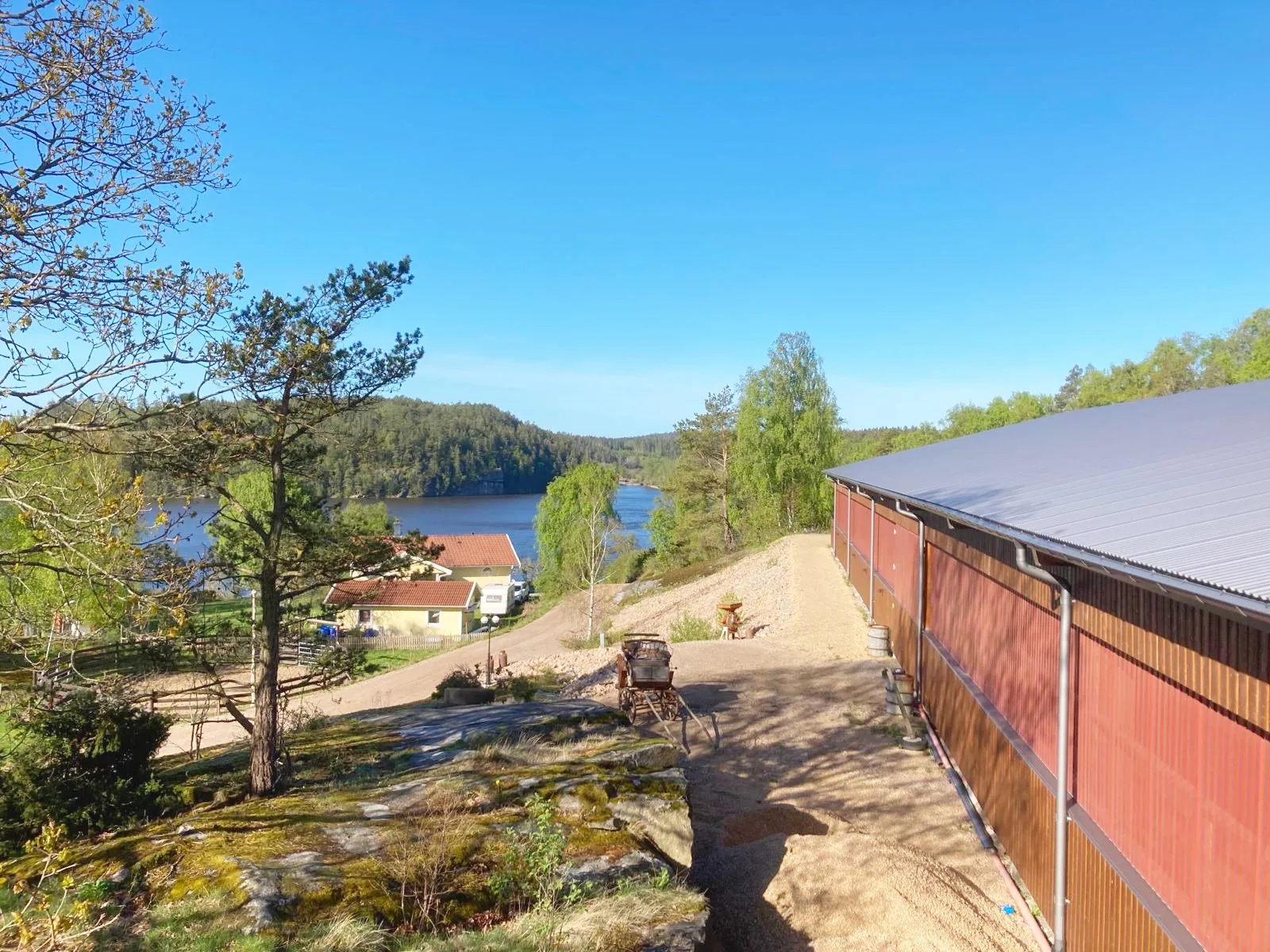 Large villa near the lake with rowing boat | SE09131
