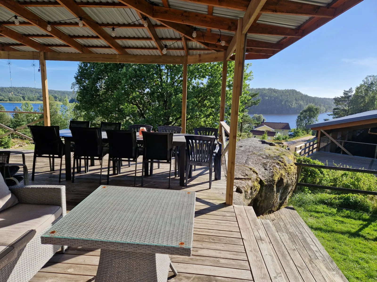 Large villa near the lake with rowing boat | SE09131
